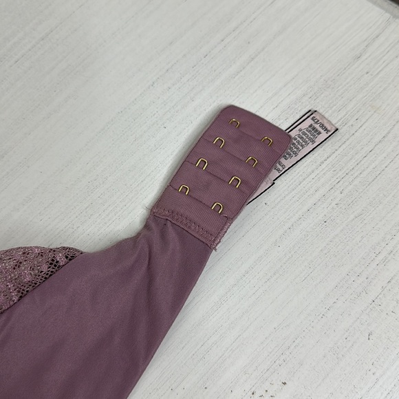 Victoria’s Secret Incredible Bra | size 34DD | lace detail - Picture 4 of 5